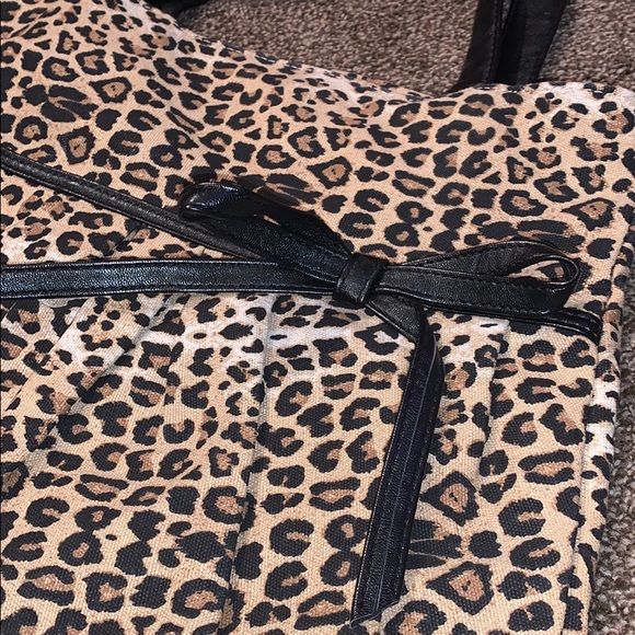 “Call It Spring” Leopard print tote bag. - Picture 3 of 7